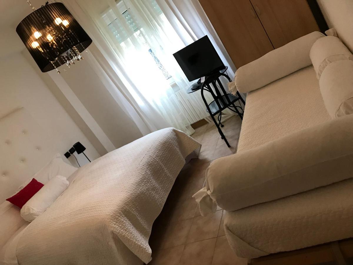 Ascoli Bonjour B&B & Apartments Parcheggio Privato & Giardino 아스콜리피체노 외부 사진